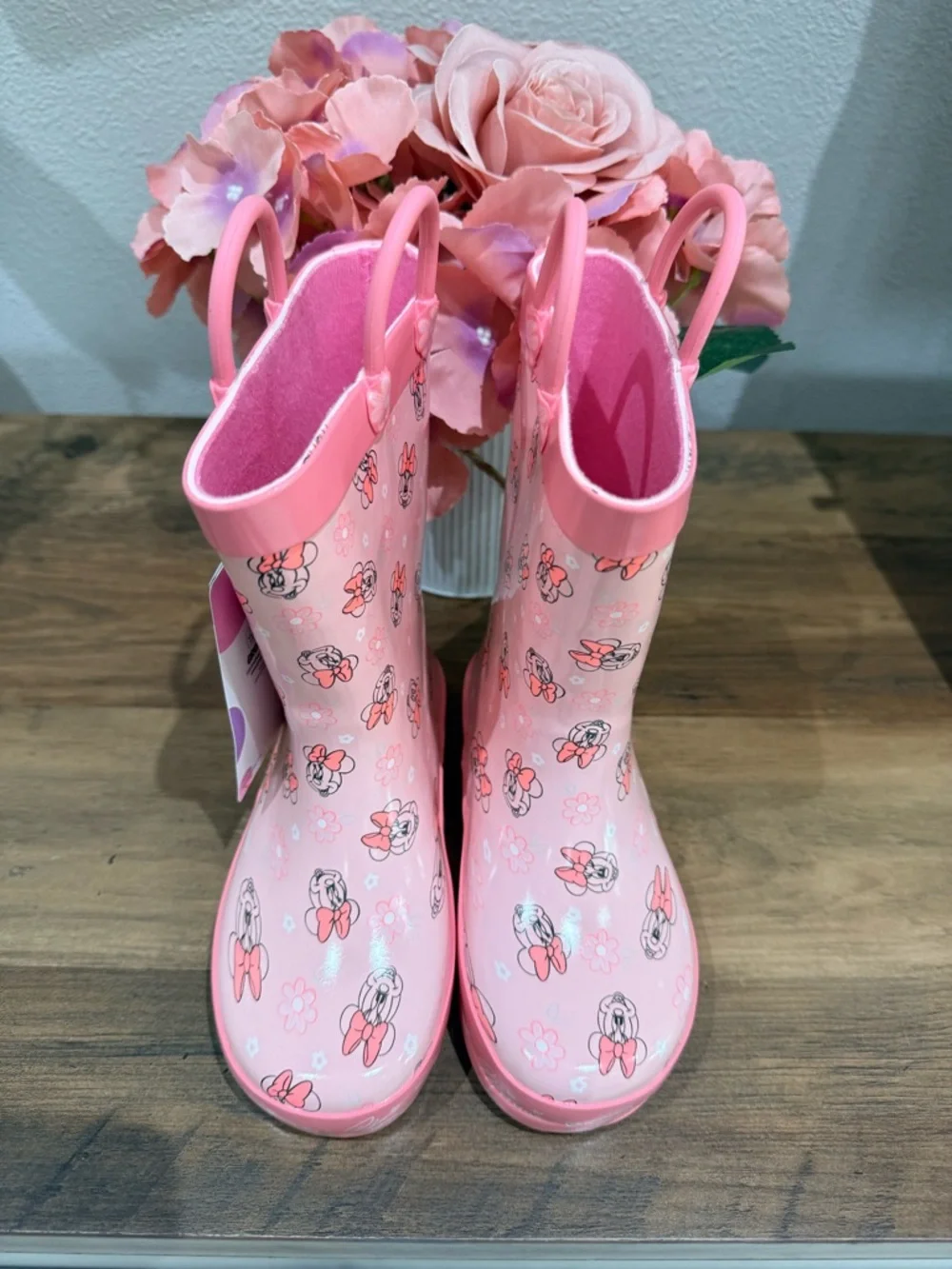 Disney Minnie Mouse rainboots in pink size 9. No box